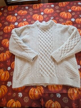 Elie Tahari Cream Cable-Knit Turtleneck Sweater